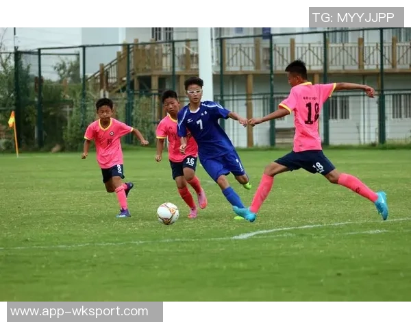 畅玩实况足球网页版体验真实足球魅力尽在指尖的精彩赛事与互动乐趣 畅玩实况足球网页版体验真实足球魅力尽在指尖的精彩赛事与互动乐趣