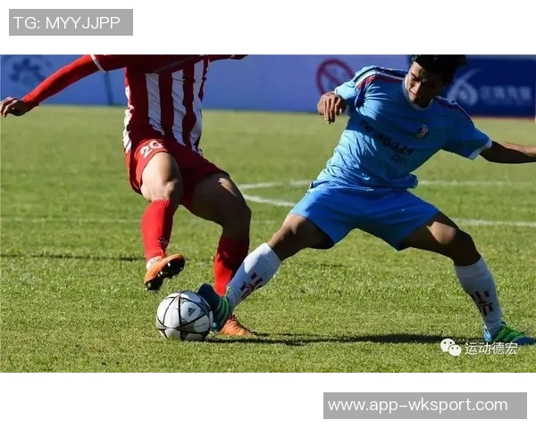 选择合适的镜头拍摄足球比赛的技巧与推荐